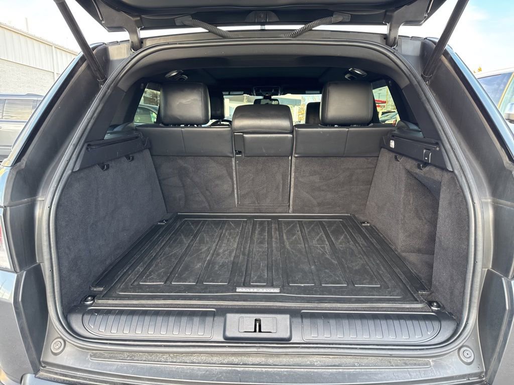 Used 2016 Land Rover Range Rover Sport HSE image 32