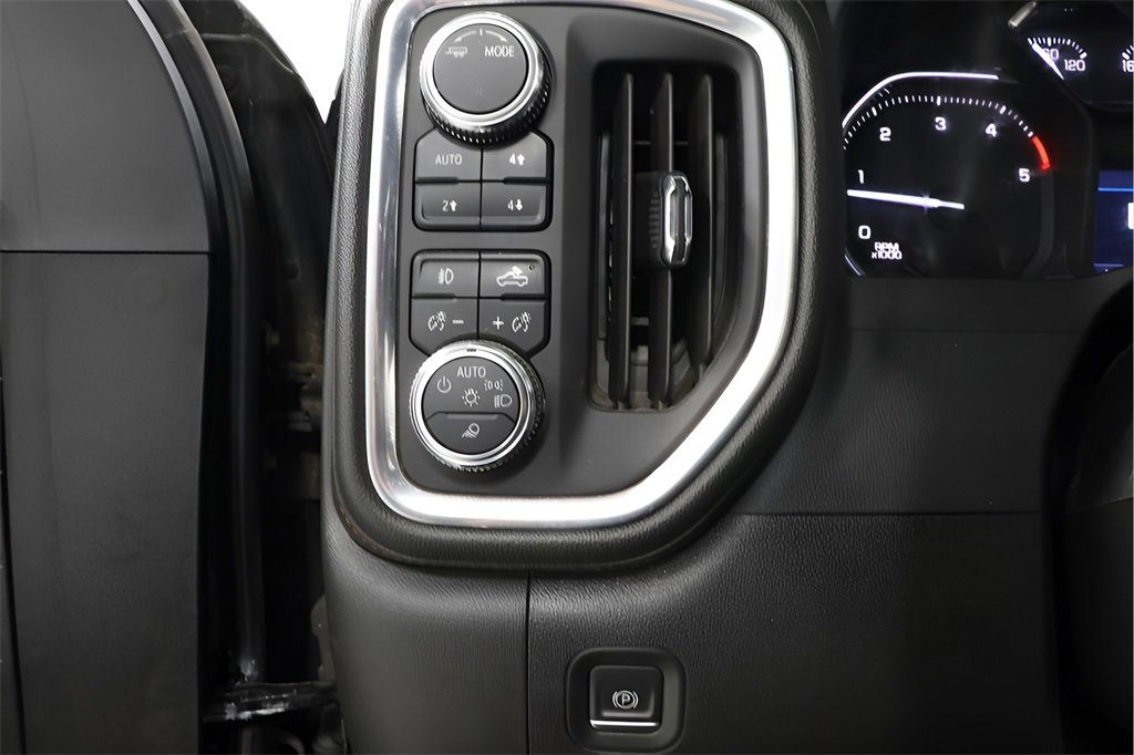 Used 2022 GMC Sierra 2500 AT4 w/ AT4 Preferred Package image 17