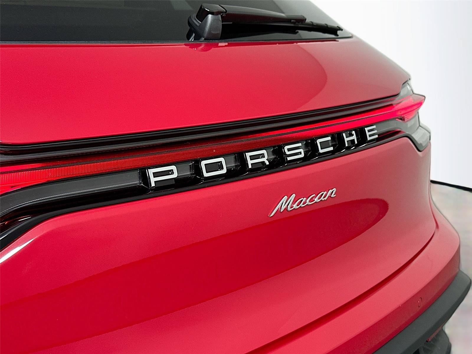 Certified 2026 Porsche Macan Turbo AWD/4WD image 17