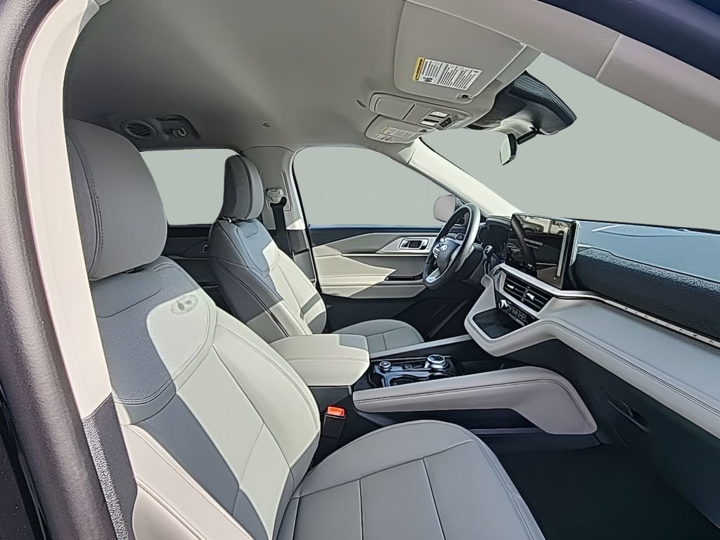 New 2026 Ford Explorer Active w/ Active Comfort Package image 16