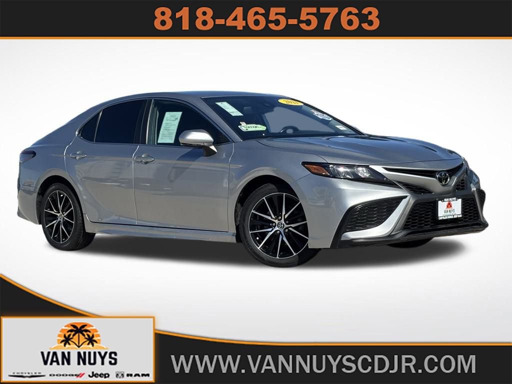 Used 2021 Toyota Camry SE w/ Convenience Package