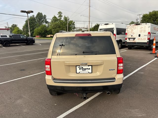 Used 2016 Jeep Patriot High Altitude FWD image 28