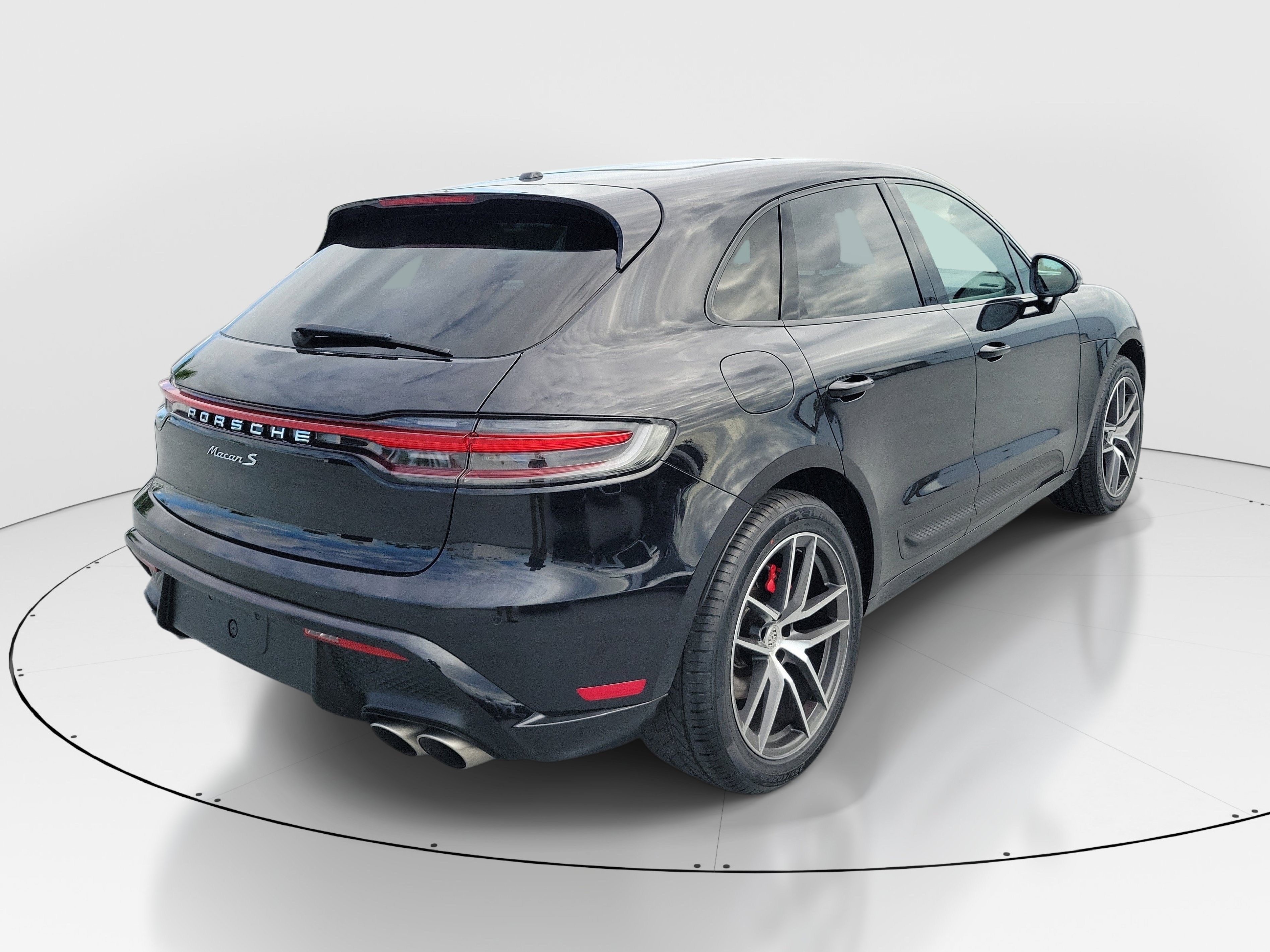 Used 2024 Porsche Macan S AWD/4WD image 6