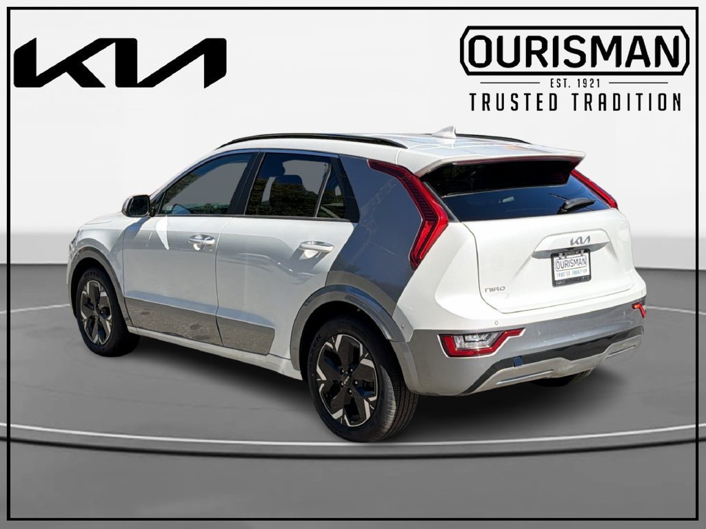 Used 2024 Kia Niro Wave w/ Wave Preserve Package FWD image 3