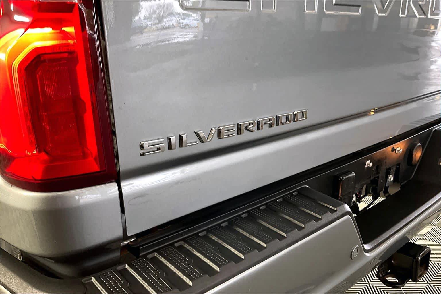 Used 2024 Chevrolet Silverado 2500 High Country w/ Technology Package AWD/4WD image 30