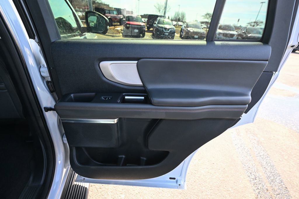 Certified 2025 Ford Expedition Active image 30