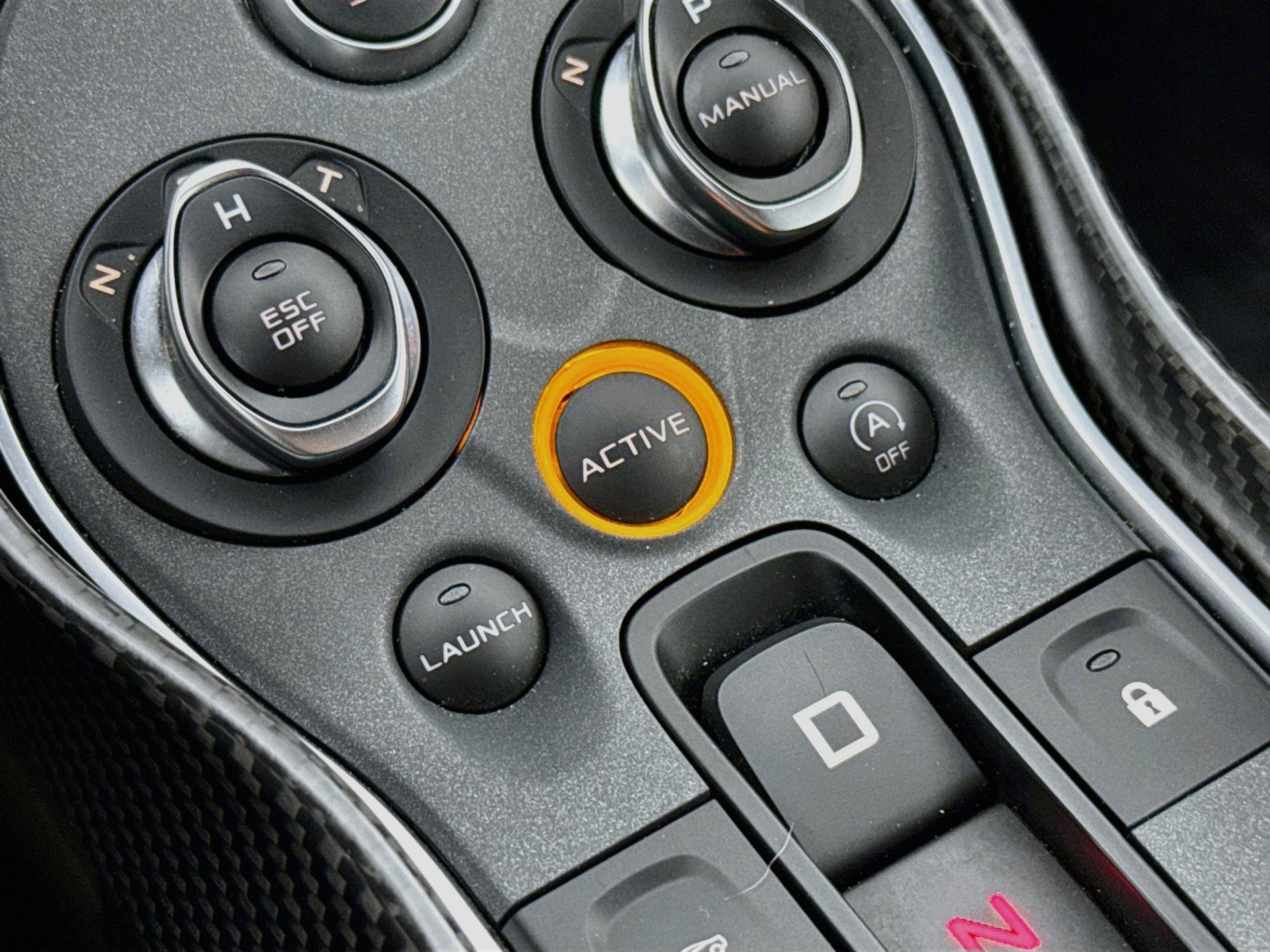 Used 2020 McLaren 620R RWD image 22