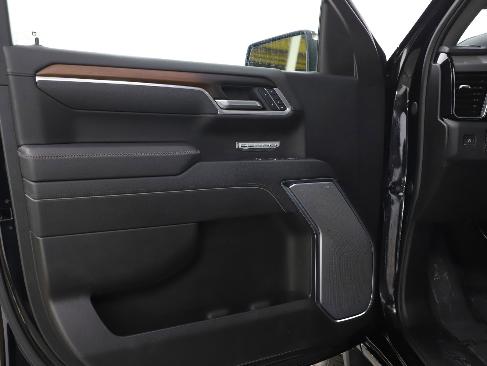 Used 2025 GMC Sierra 1500 Denali w/ Denali Reserve Package image 19