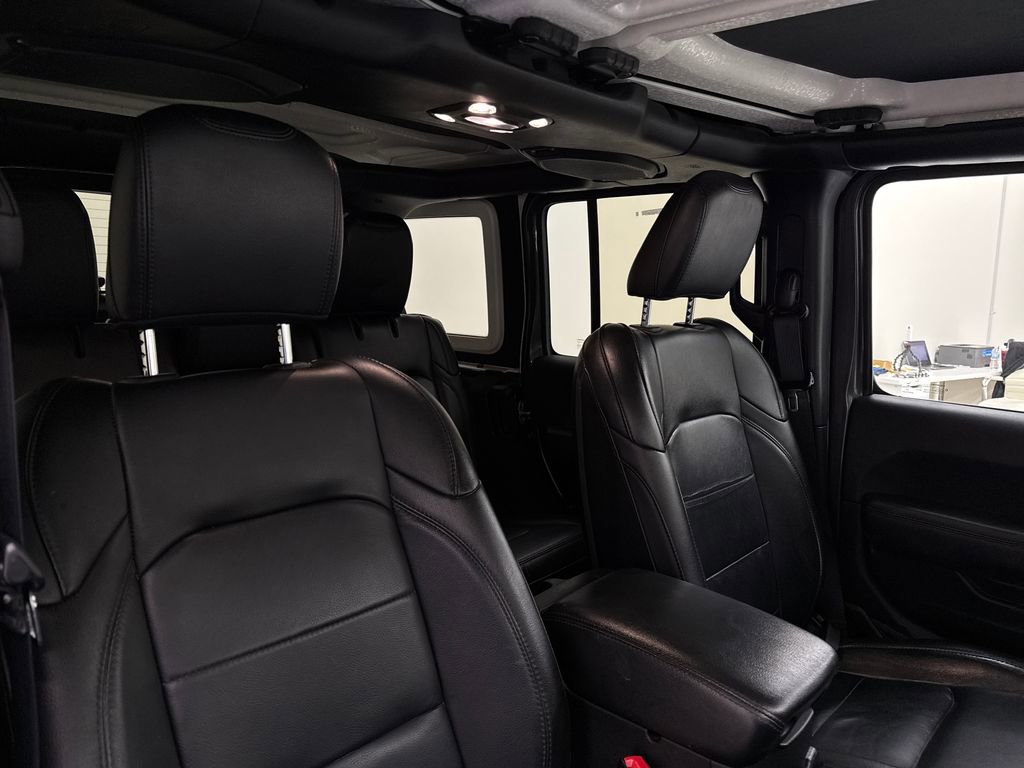 Used 2020 Jeep Wrangler Unlimited Sahara AWD/4WD image 25