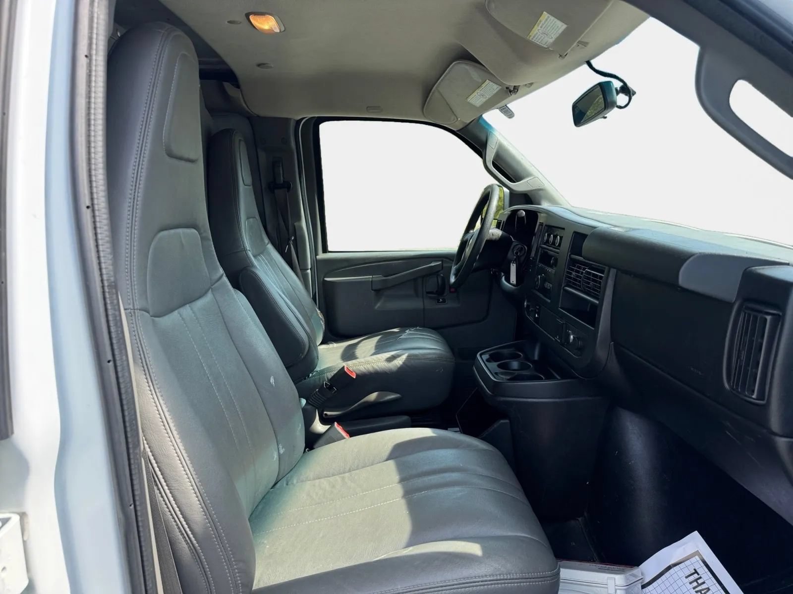 Used 2017 Chevrolet Express 2500 RWD image 10