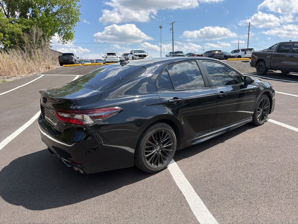 Used 2022 Toyota Camry SE AWD/4WD image 5