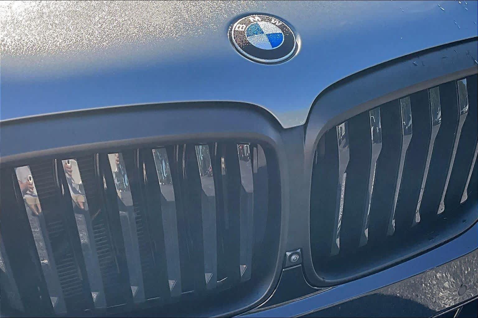 Used 2025 BMW X5 sDrive40i w/ M Sport Package RWD image 30