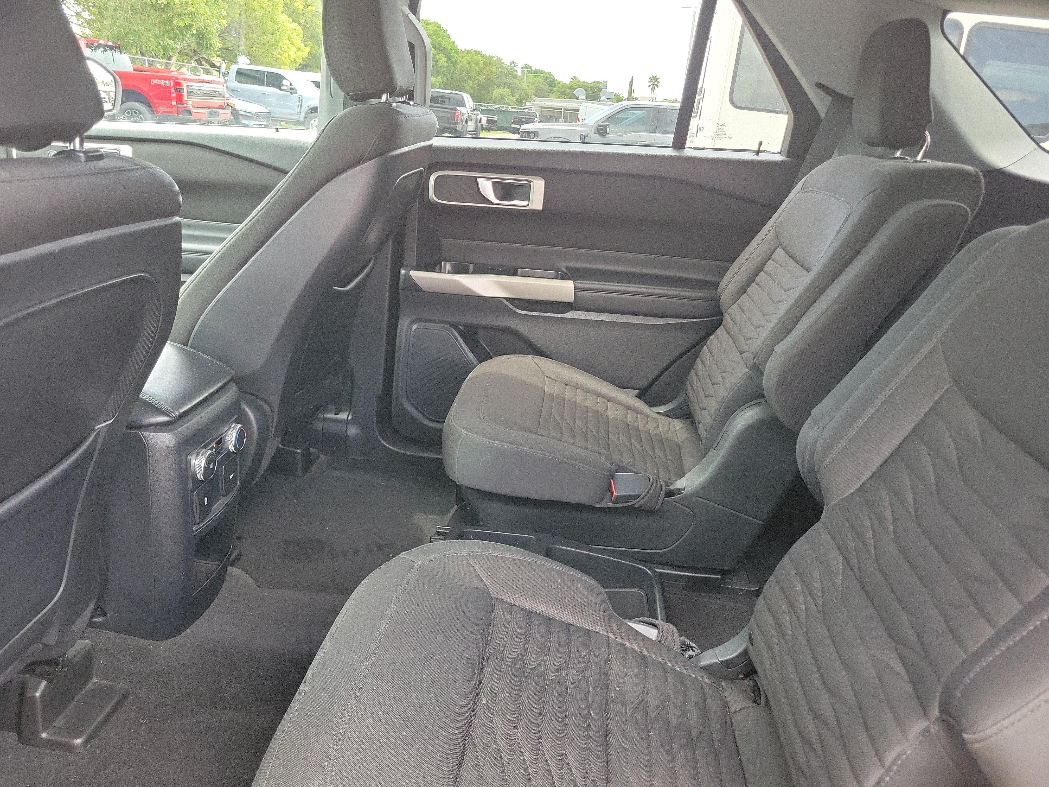 Used 2020 Ford Explorer XLT RWD image 13