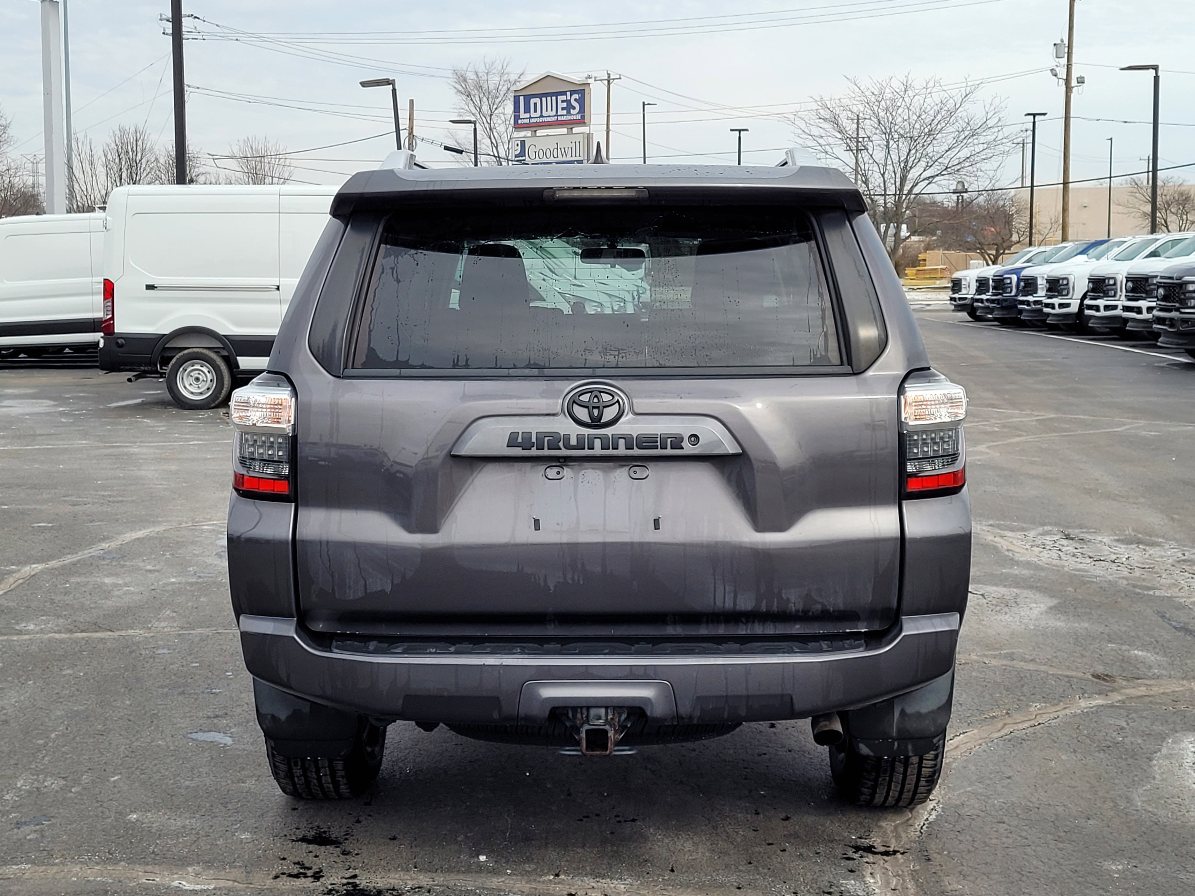 Used 2017 Toyota 4Runner SR5 image 5