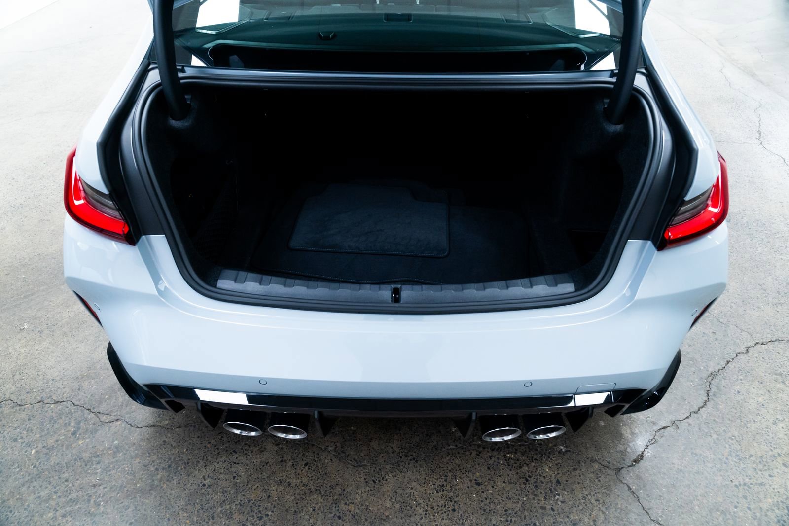 Used 2025 BMW M3 Competition image 8