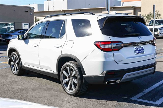 Used 2023 Honda Pilot Elite image 4