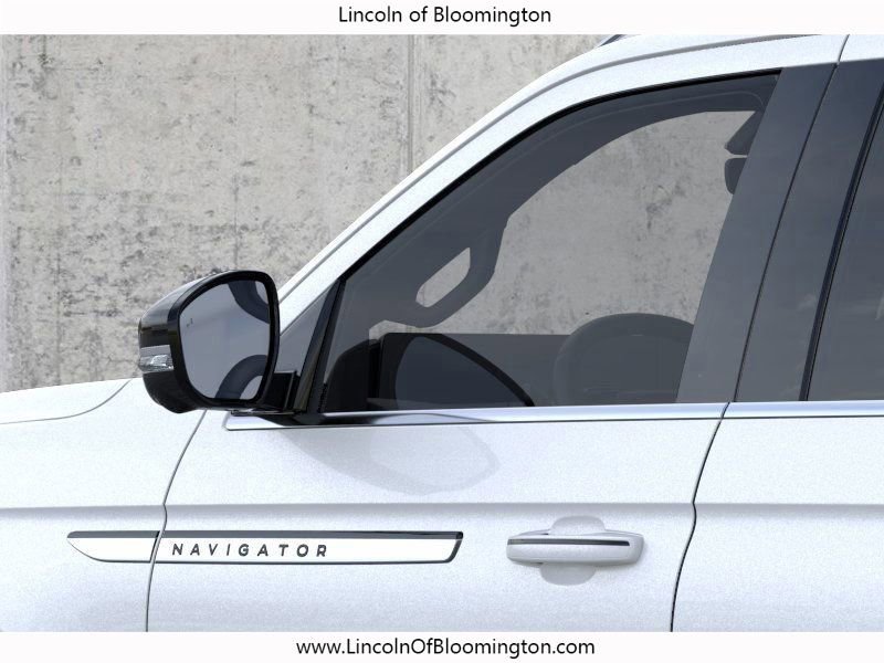 New 2025 Lincoln Navigator Reserve image 22