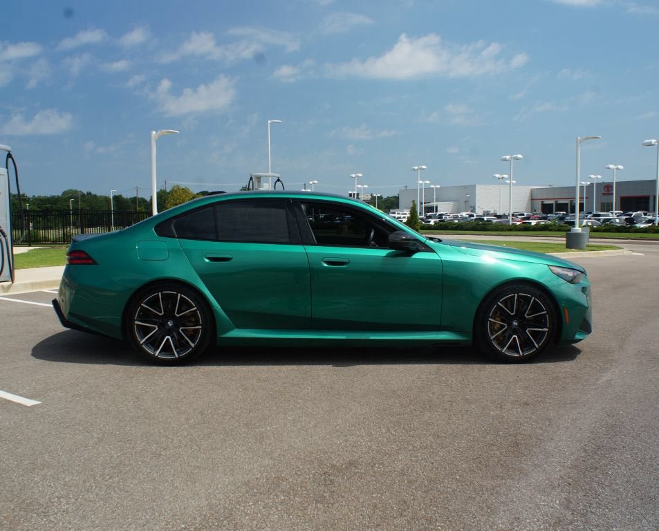 Used 2025 BMW M5 w/ Carbon Package AWD/4WD image 21