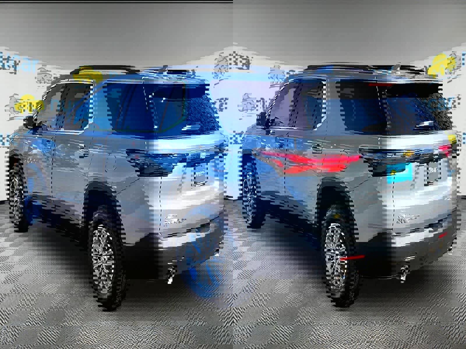 Used 2023 Chevrolet Traverse LT image 4