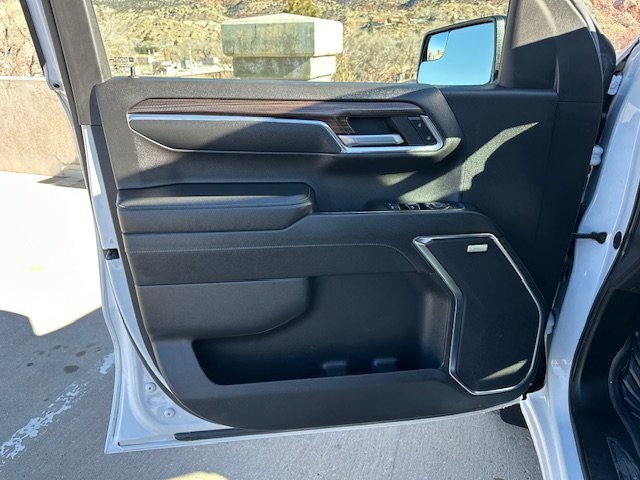 Used 2023 Chevrolet Silverado 1500 LT Trail Boss w/ Convenience Package II image 10