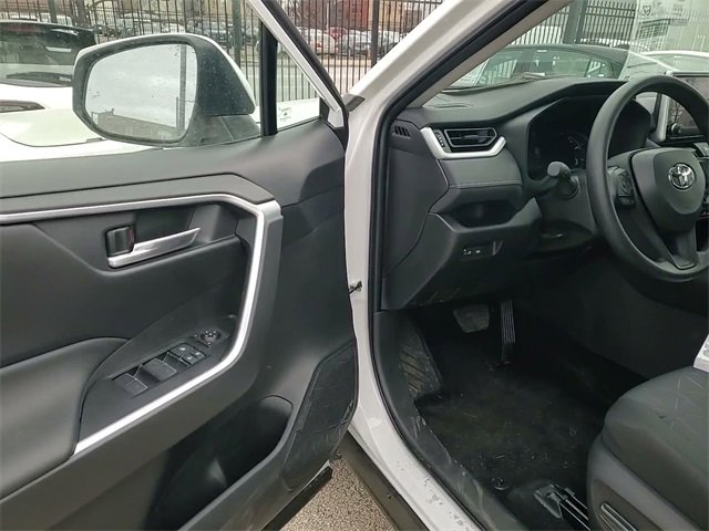 Used 2025 Toyota RAV4 XLE image 10