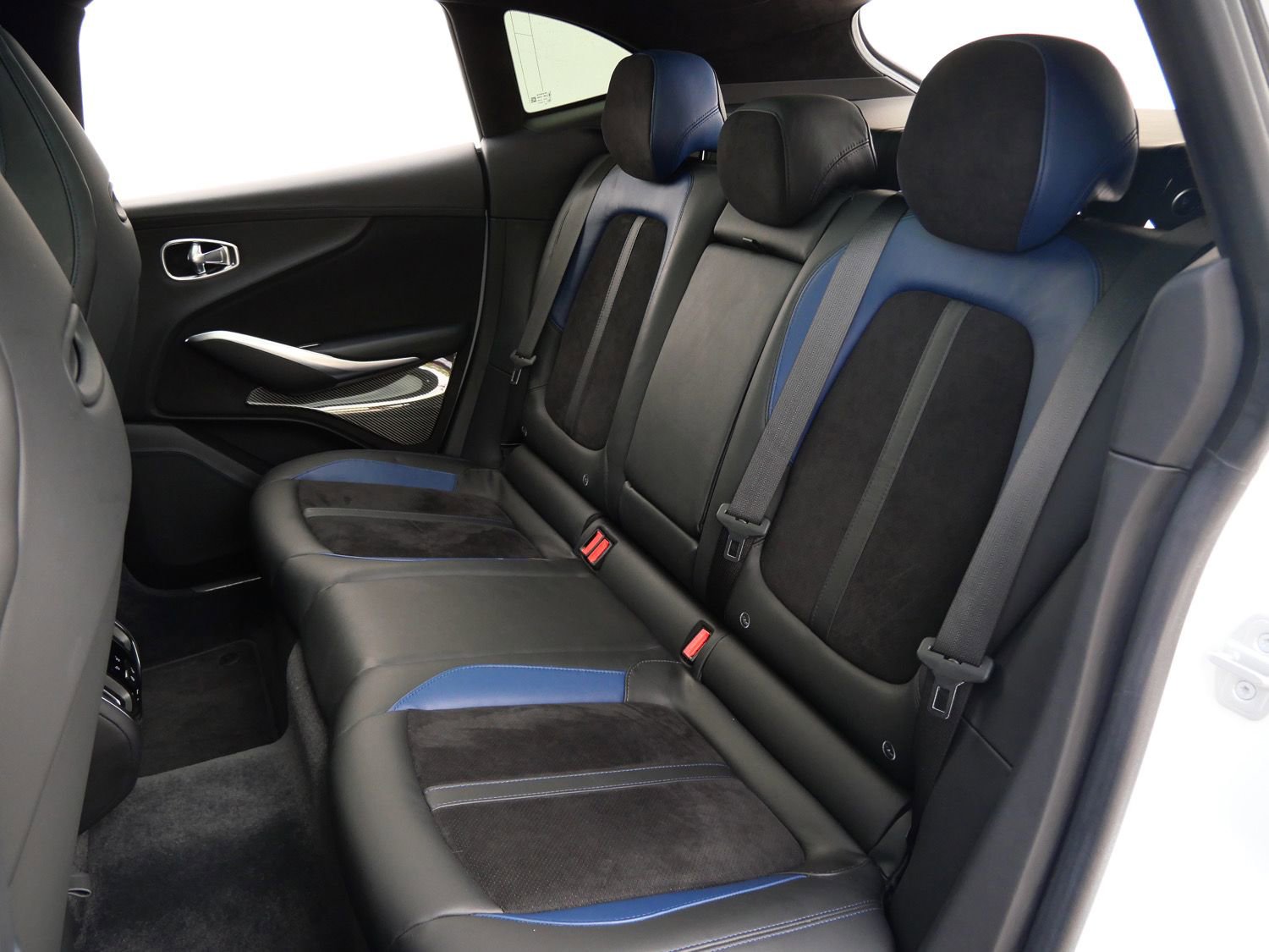 Used 2023 Aston Martin DBX 707 image 24