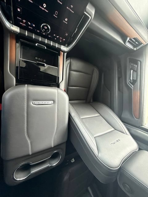 Used 2025 GMC Yukon Denali AWD/4WD image 27
