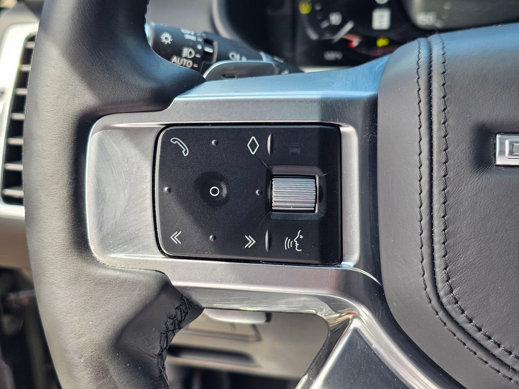 Used 2023 Land Rover Discovery HSE R-Dynamic AWD/4WD image 28
