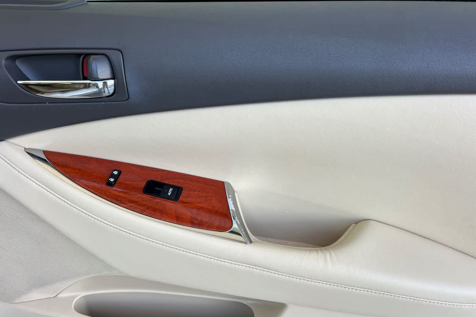 Used 2011 Lexus ES 350 FWD image 18