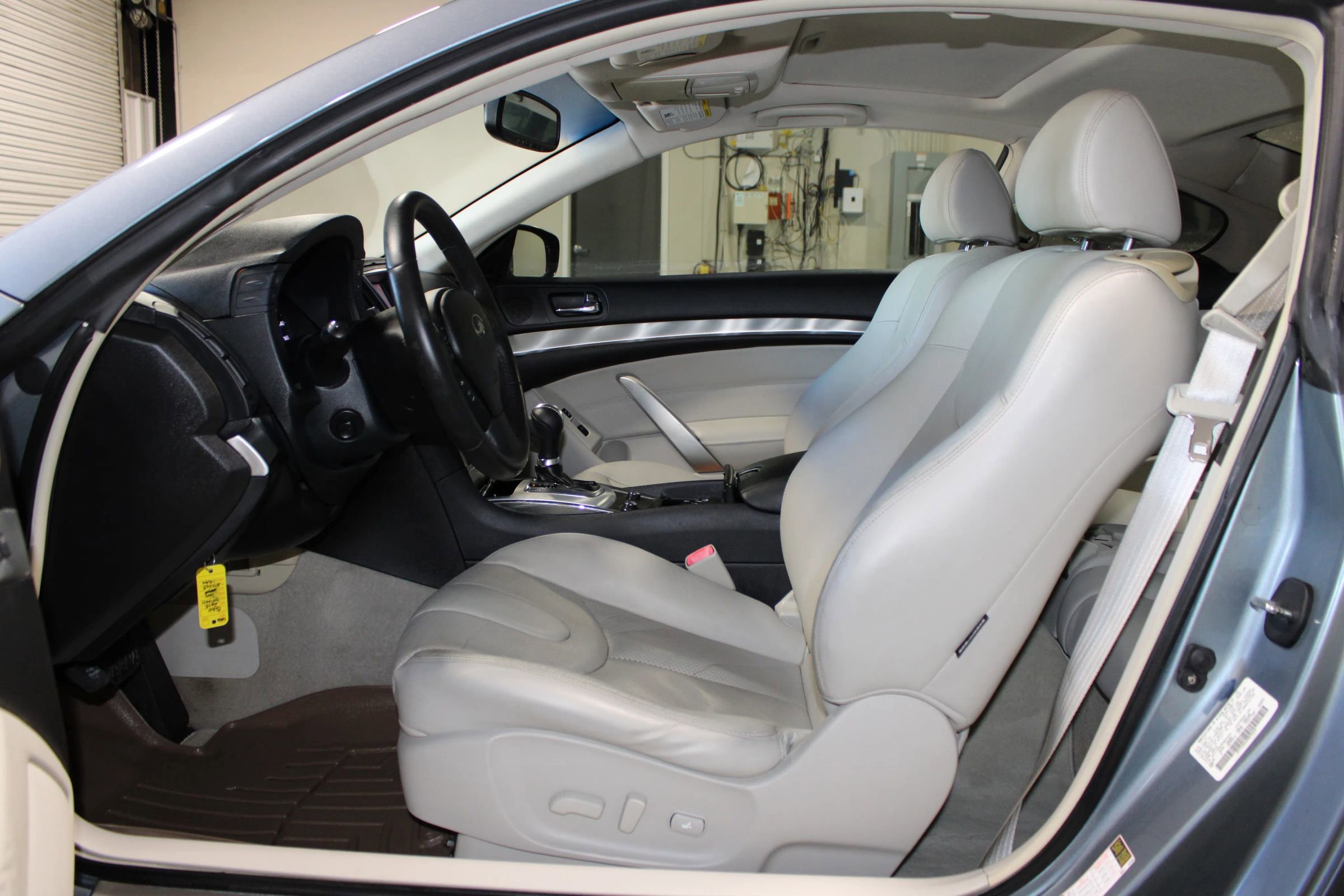 Used 2015 INFINITI Q60 Journey w/ Premium Package RWD image 9