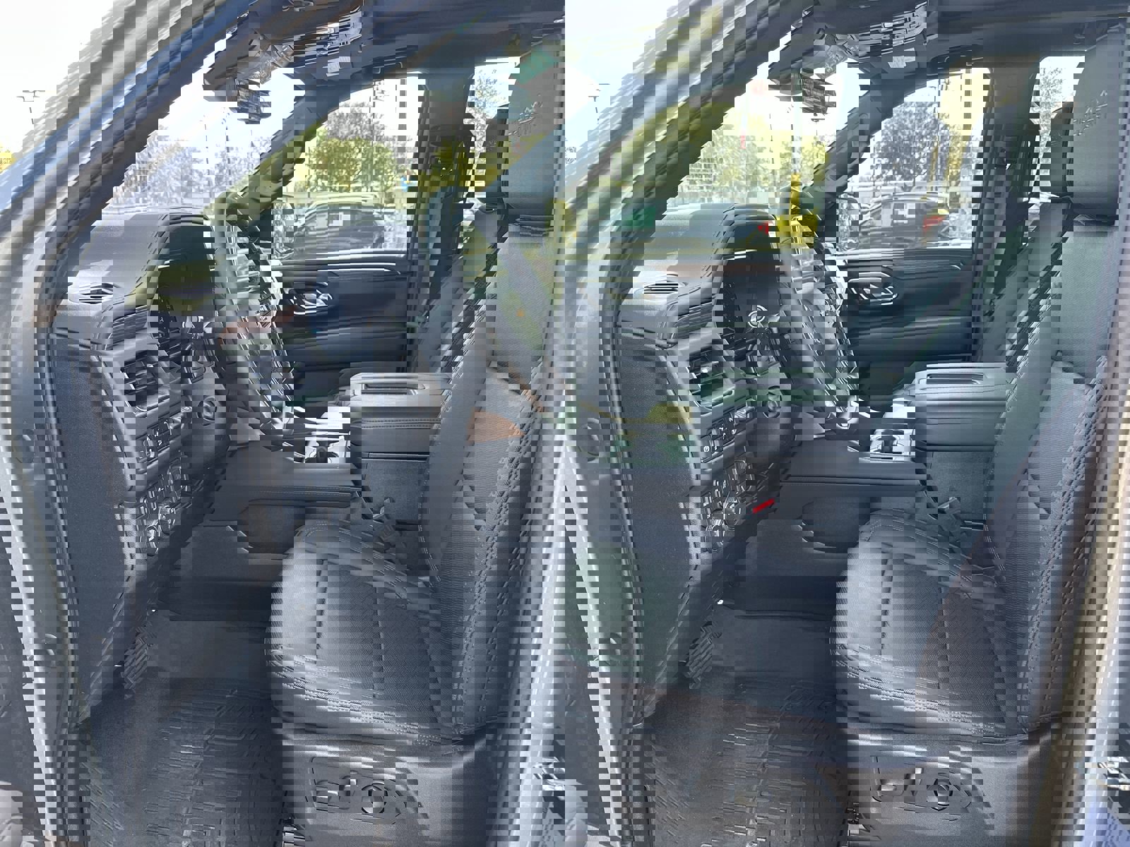 Used 2024 Chevrolet Tahoe High Country w/ Premium Package image 16