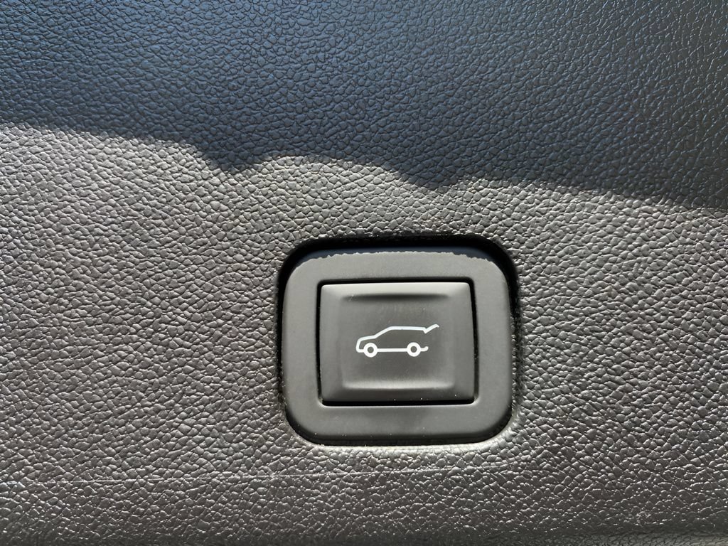 Used 2025 Cadillac XT6 Sport w/ Platinum Package AWD/4WD image 15