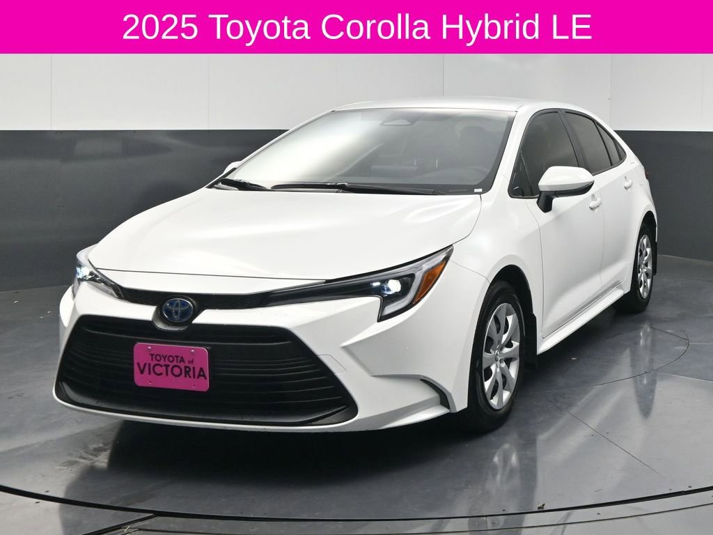 Used 2025 Toyota Corolla LE image 2