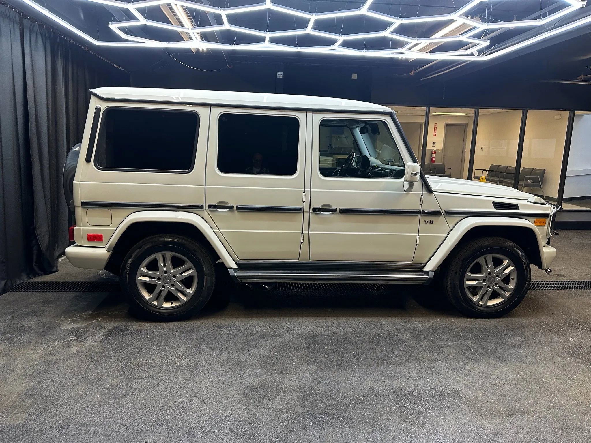 Used 2012 Mercedes-Benz G 550 image 6