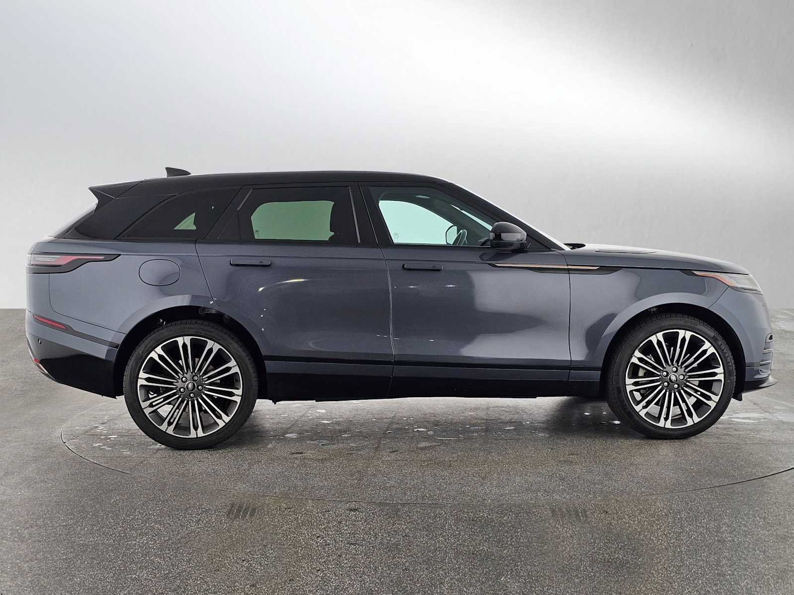 Used 2024 Land Rover Range Rover Velar Dynamic HSE AWD/4WD image 6