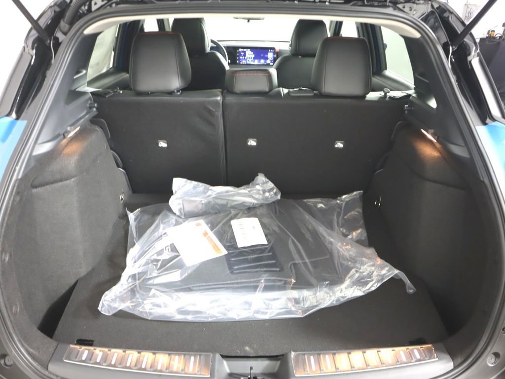 New 2026 Nissan Kicks SR w/ SR Premium Package image 32
