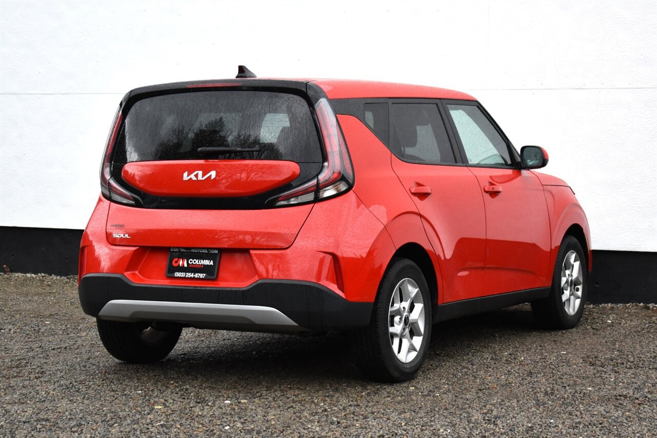 Used 2023 Kia Soul S FWD image 5