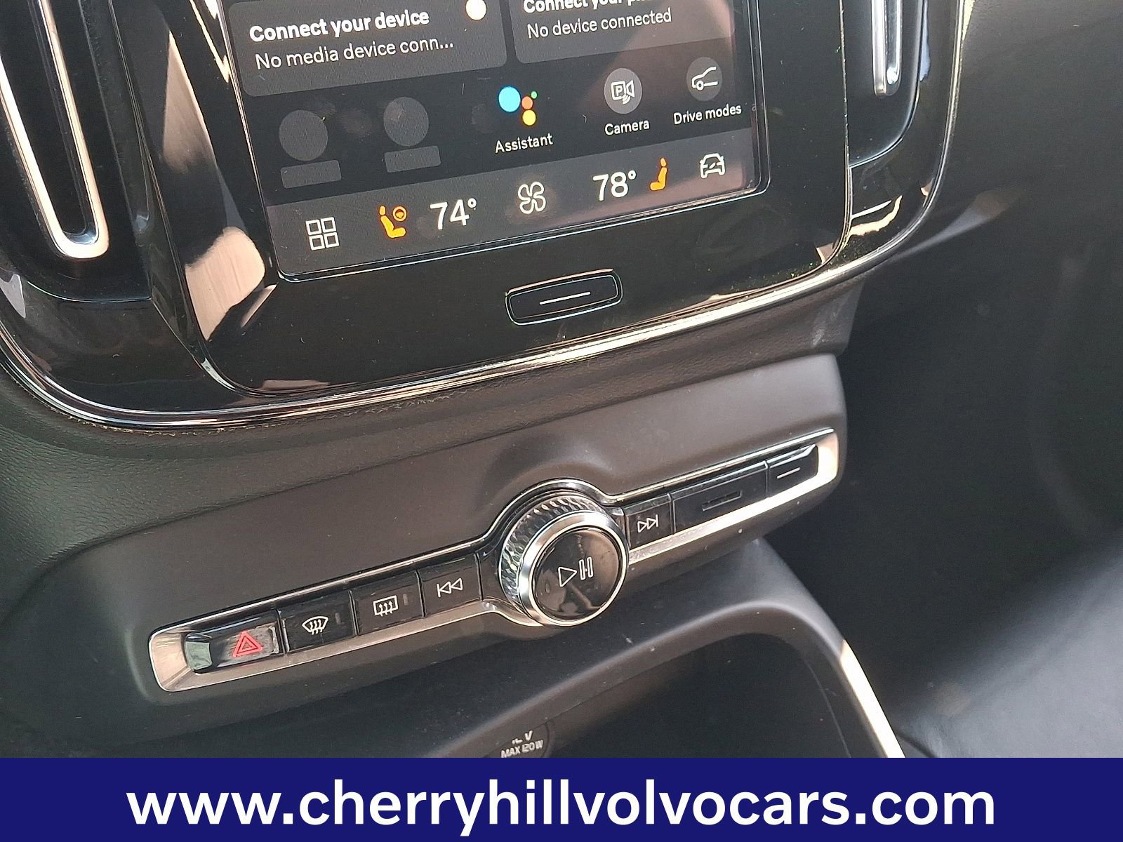 Certified 2023 Volvo XC40 B5 Core w/ Climate Package image 17