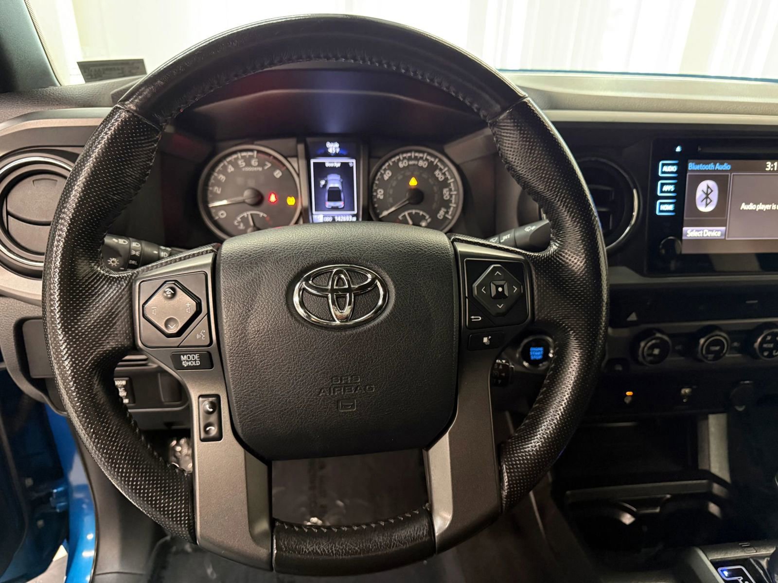 Used 2016 Toyota Tacoma TRD Off-Road w/ Towing Package image 27