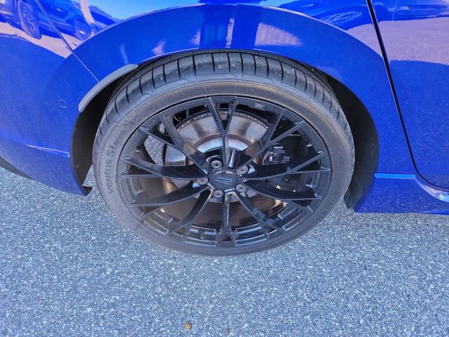 Used 2025 Volkswagen Golf R Black Edition image 7