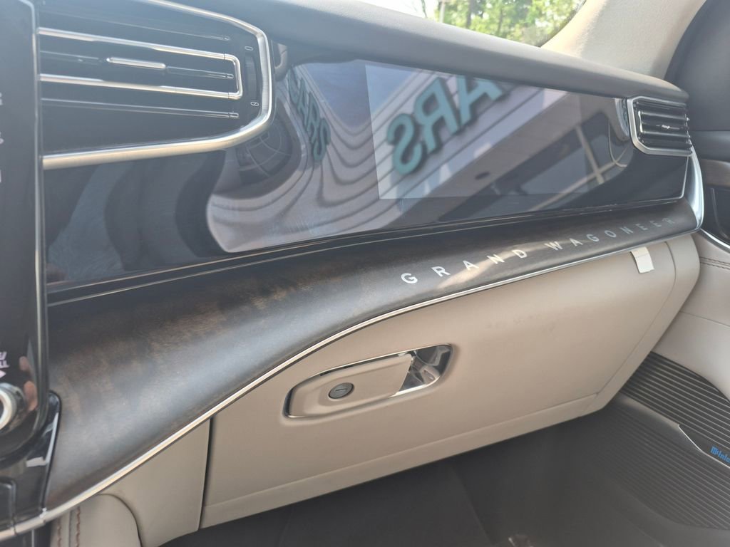 Used 2023 Jeep Grand Wagoneer Series II AWD/4WD image 25