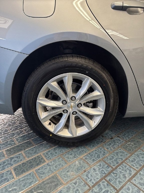 Used 2025 Chevrolet Malibu LT image 8