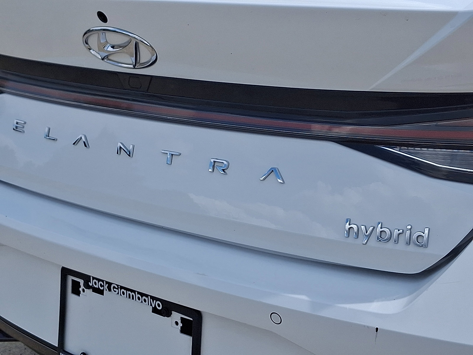 Certified 2022 Hyundai Elantra Limited w/ Winter Weather Package image 31