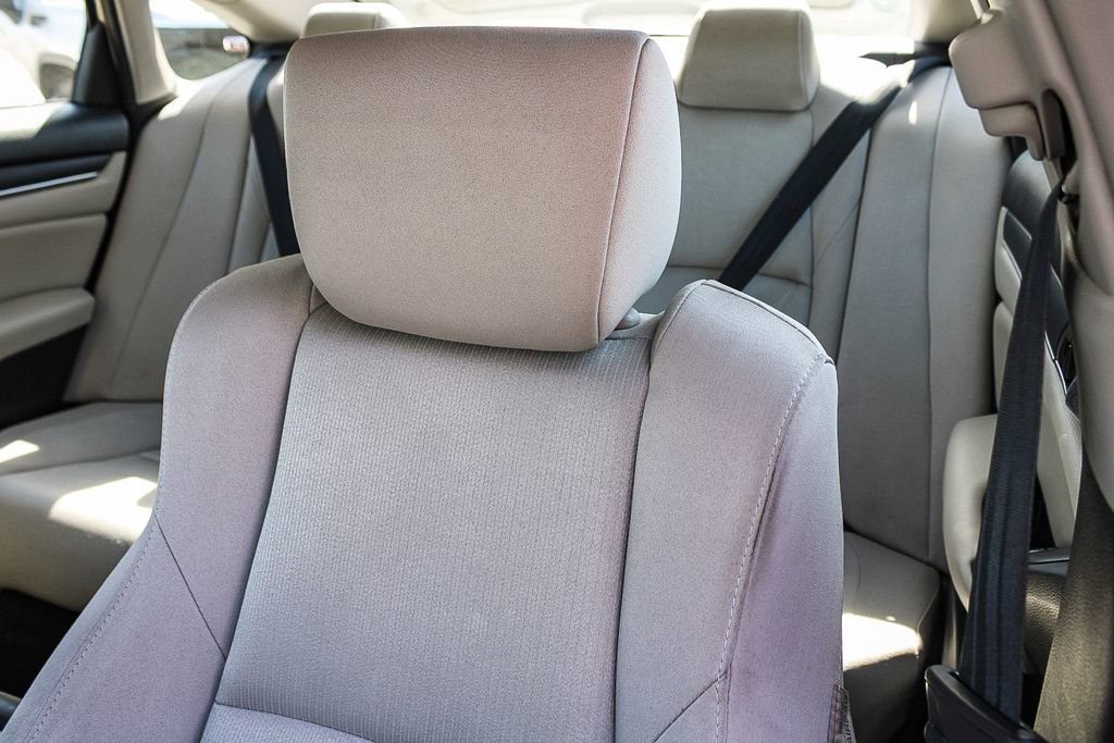 Used 2019 Honda Accord LX image 25