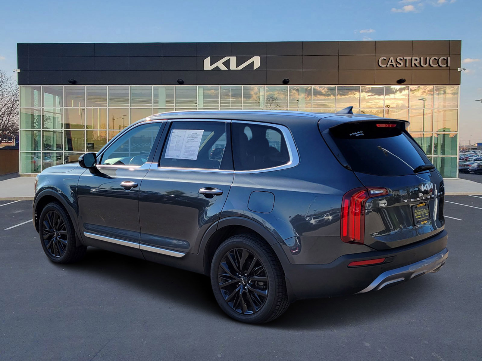 Used 2022 Kia Telluride SX image 3