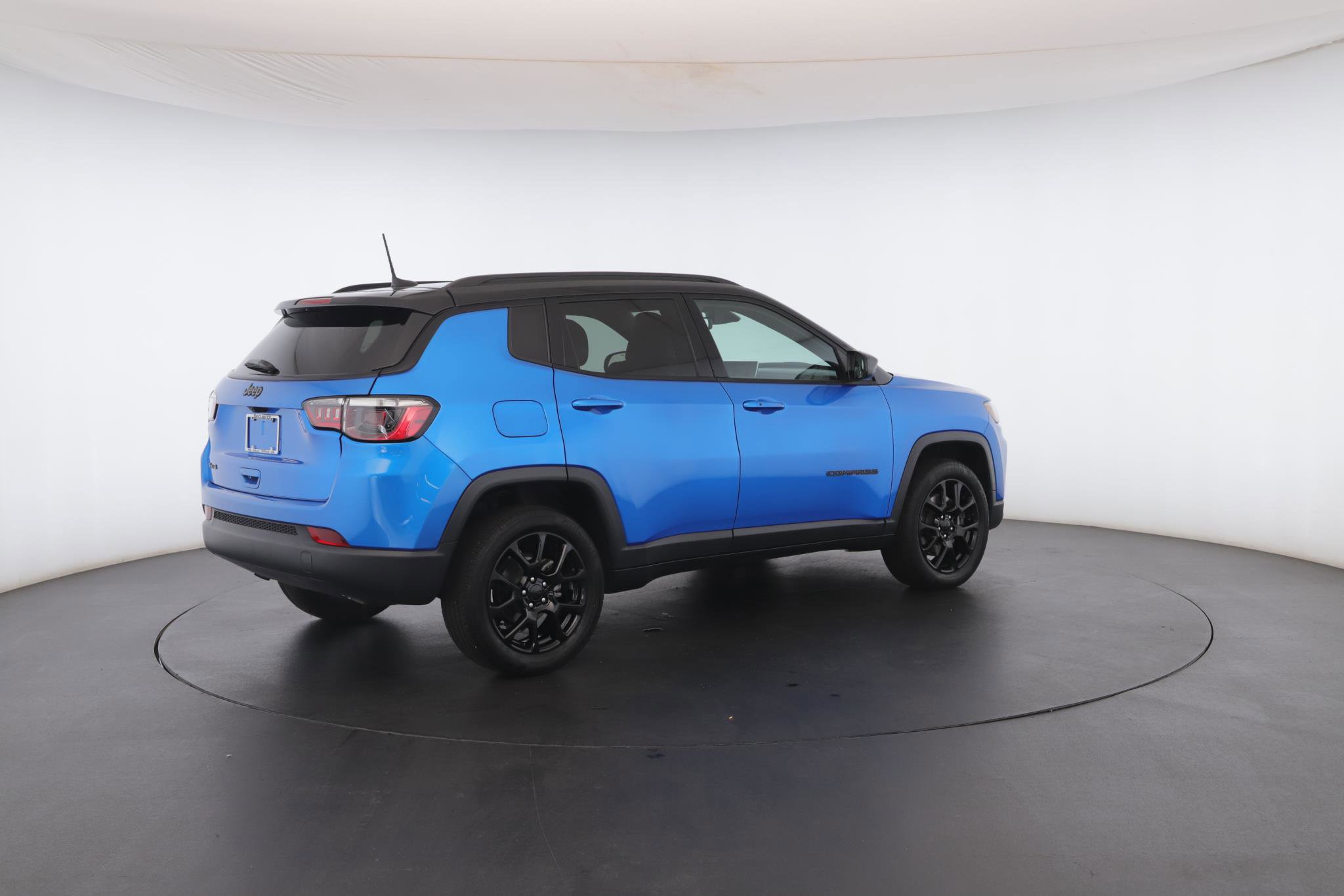 Used 2024 Jeep Compass Latitude w/ Sun and Sound Group image 29