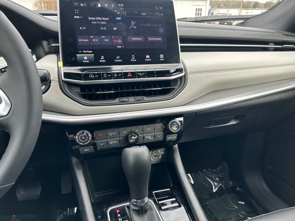 Used 2026 Jeep Compass Limited image 12