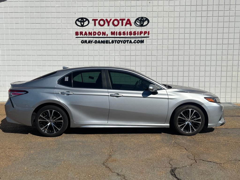 Used 2020 Toyota Camry SE w/ Convenience Package