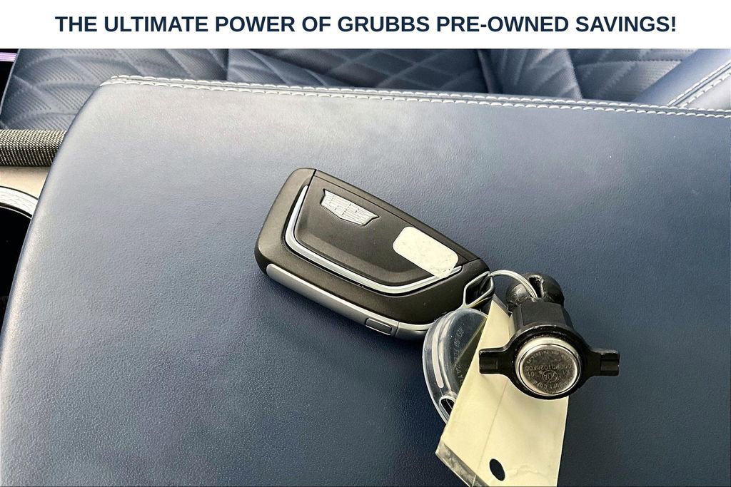 Used 2026 Cadillac Vistiq Premium Luxury w/ LPO, Floor Liner Package AWD/4WD image 14