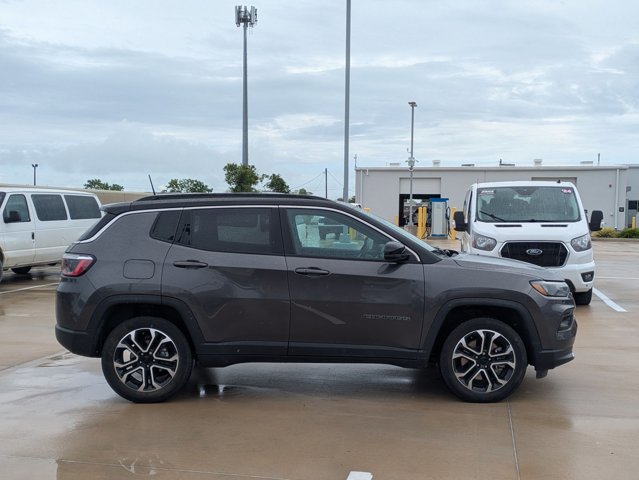 Used 2024 Jeep Compass Limited image 4